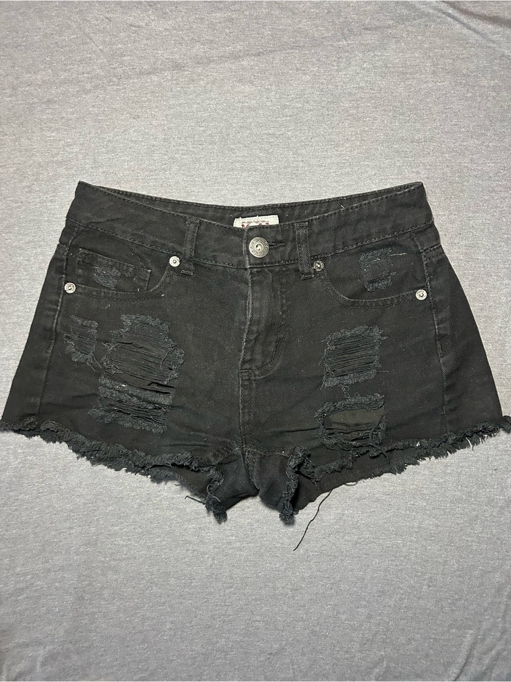 Mudd Y2K Black Distressed Frayed Hem Denim Shorts with low rise #y2k #lowrise